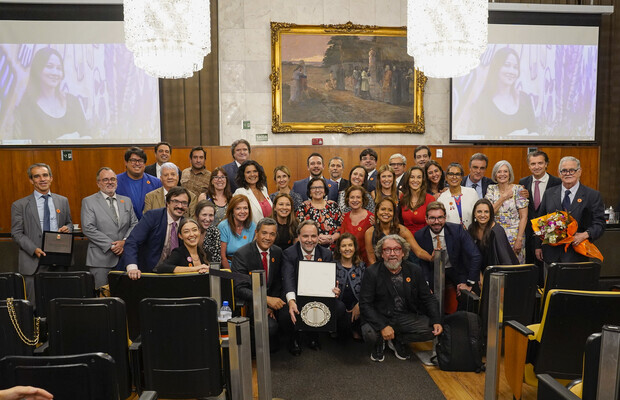 Grupo Prerrogativas recebe Salva de Prata em evento concorrido na Câmara Municipal de São Paulo