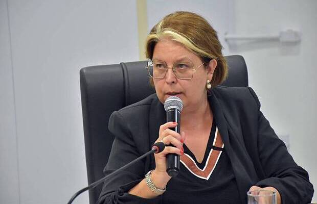 Vereadora do PT cassada por repúdio a gesto apontado como nazista vai à Justiça para anular decisão