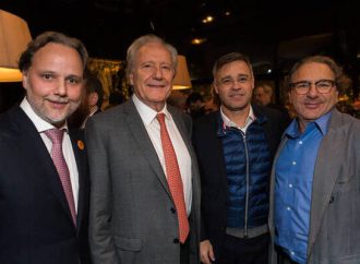 André Mendonça abre diálogo com advogados lulistas em jantar em SP