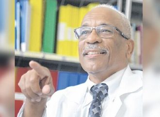 Antônio Lopes é o primeiro negro na direção da Faculdade de Medicina da Ufba