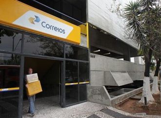 Correios lançam programa para levar carteiros à universidade; saiba mais