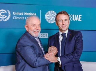 Após criticar acordo Mercosul-UE, Macron anuncia R$ 2,6 bilhões para Amazônia