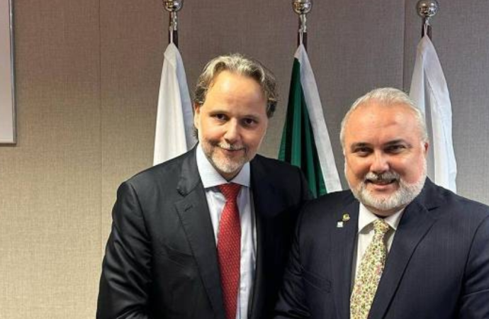 Coordenador do Grupo Prerrogativas pede apoio a presidente da Petrobras para levar exposição dos painéis ‘Guerra e Paz’, de Portinari, à China e à Itália