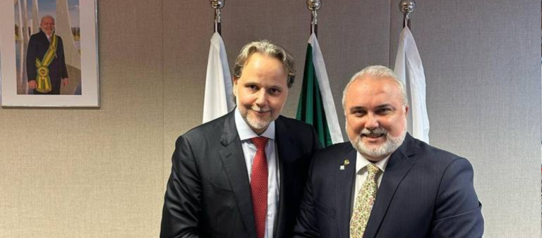 Coordenador do Grupo Prerrogativas pede apoio a presidente da Petrobras para levar exposição dos painéis ‘Guerra e Paz’, de Portinari, à China e à Itália