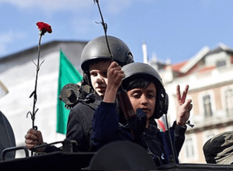 Há 50 anos, com a Revolução dos Cravos, nasceu um novo Portugal