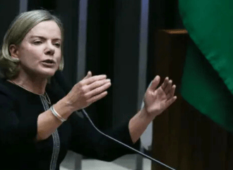 Presidente do PT defende Janja de críticas