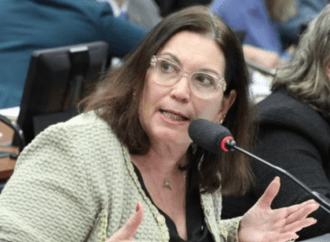 Prerrogativas aciona PGR contra bolsonarista Bia Kicis por acusações “graves” a Moraes