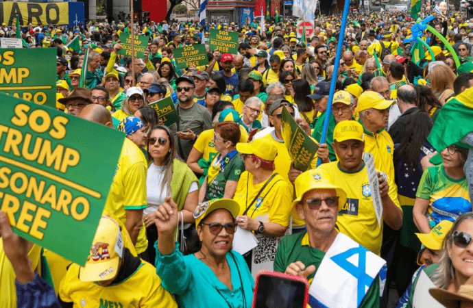Anistia a Bolsonaro é tentativa de golpe por outro caminho