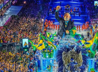 Houve propaganda eleitoral antecipada no desfile que homenageou Lula? NÃO