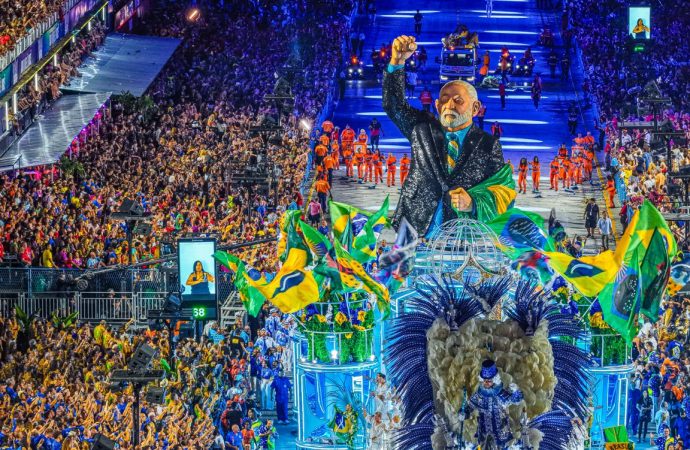 Houve propaganda eleitoral antecipada no desfile que homenageou Lula? NÃO