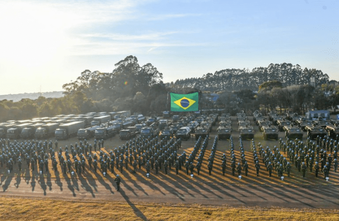 É preciso repensar o papel das Forças Armadas