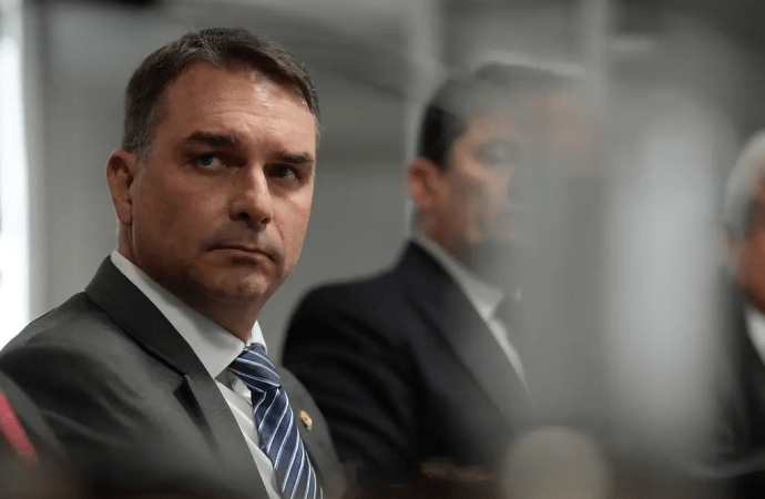 Corrupção supera todos os temas nas redes sociais após revelação sobre ligação entre Flávio Bolsonaro e Daniel Vorcaro