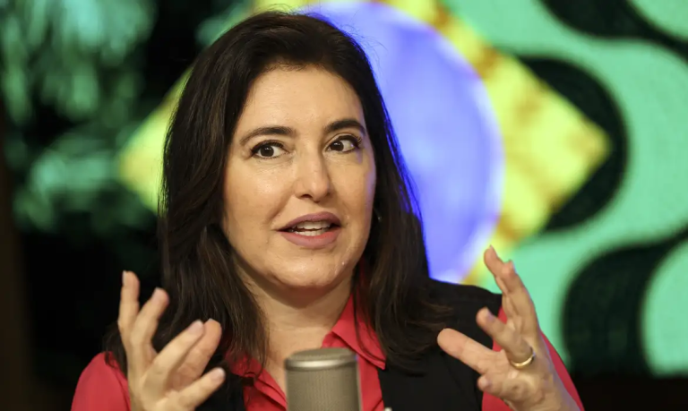 Brasil não pode abrir mão do Pix, sem coleira no STF e exploração de terras raras: o que pensa Simone Tebet
