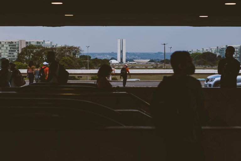 Uma escolha de país: o Congresso vai proteger a juventude ou alimentar as facções?