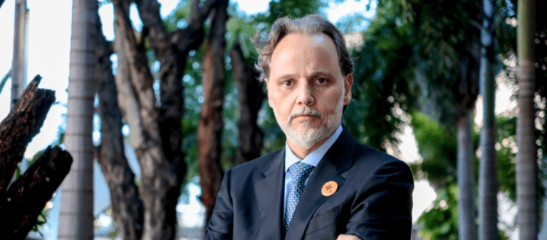 Advogado de Lulinha desafia Flávio Bolsonaro a abrir sigilo sobre Dark Horse: “61 milhões de motivos para se explicar”