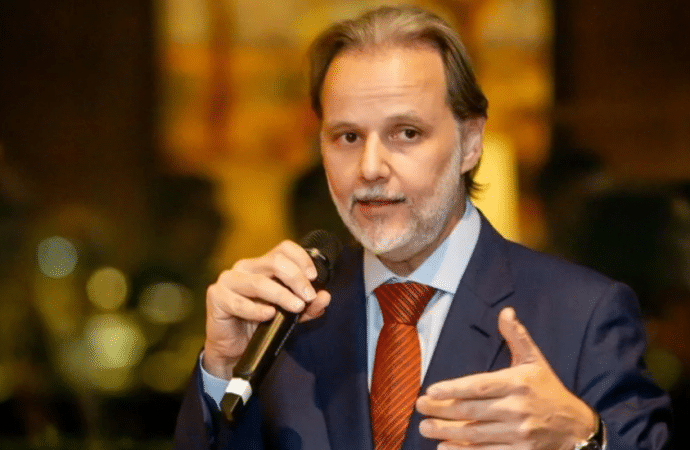‘Moraes defendeu a democracia, mas isso não lhe dá salvo-conduto’, diz coordenador de Lula